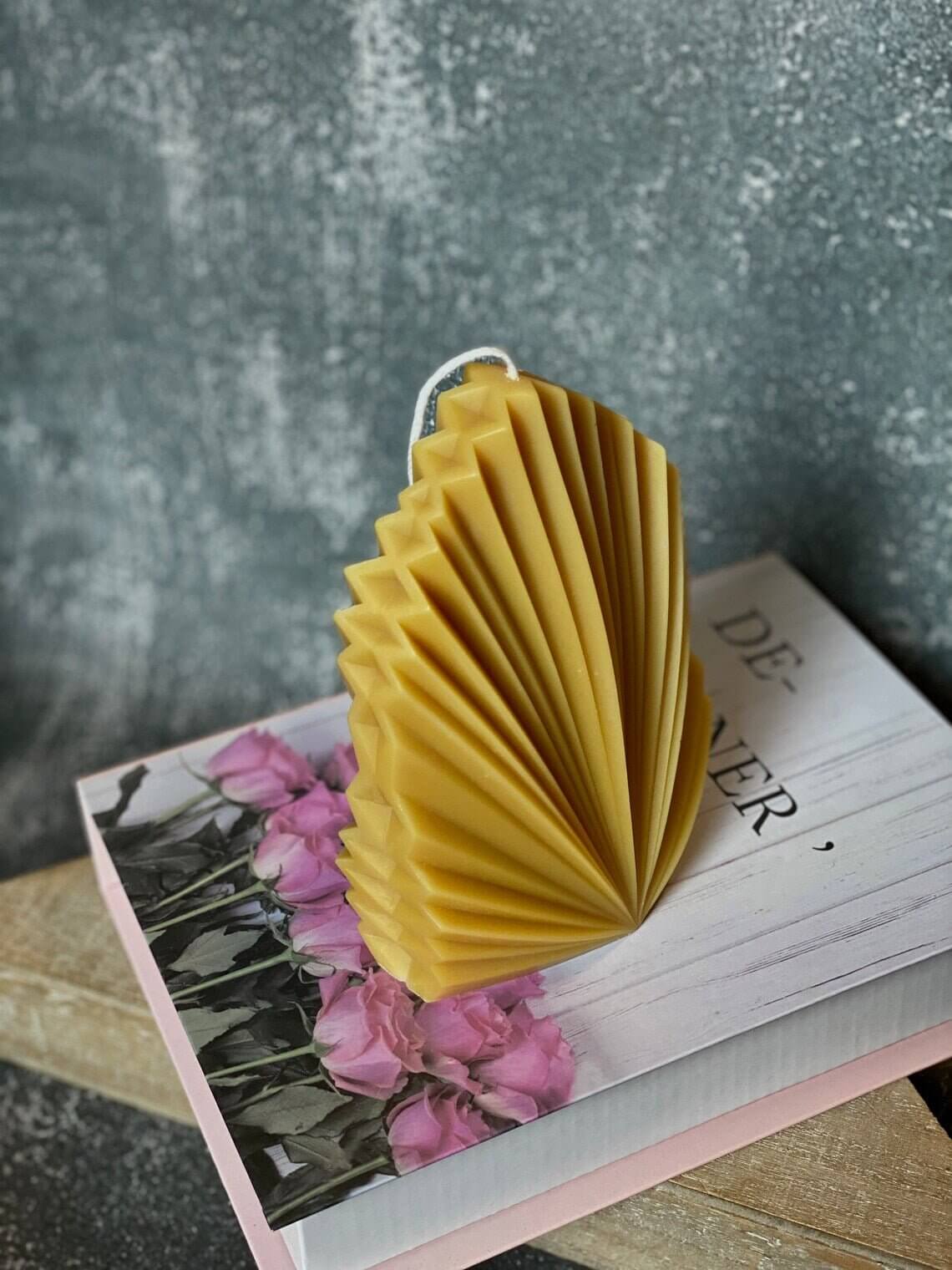 Palm Leaf Candle - Poppy Natural